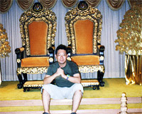 photo: マレーシア王様の椅子